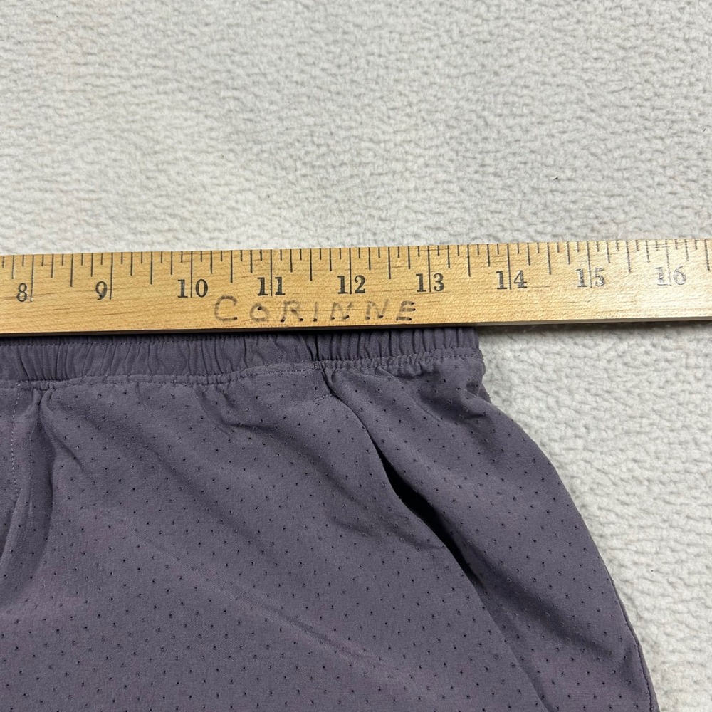 Lululemon Shorts Mens Medium Purple Perforated Lined Athletic Training LM7ADYS - Picture 6 of 7